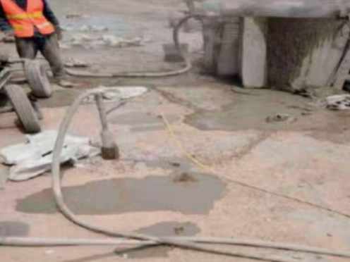 湛河水泥混凝土路面板底注浆技术 路面脱空注浆整治方案